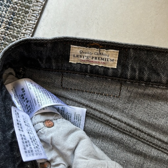 Levi's Women's Black Jeans - Picture 3 of 8